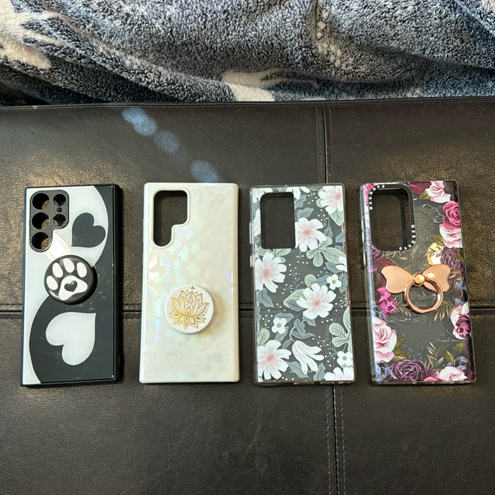 Miscellaneous Samsung 22 phone covers with pop sockets attached